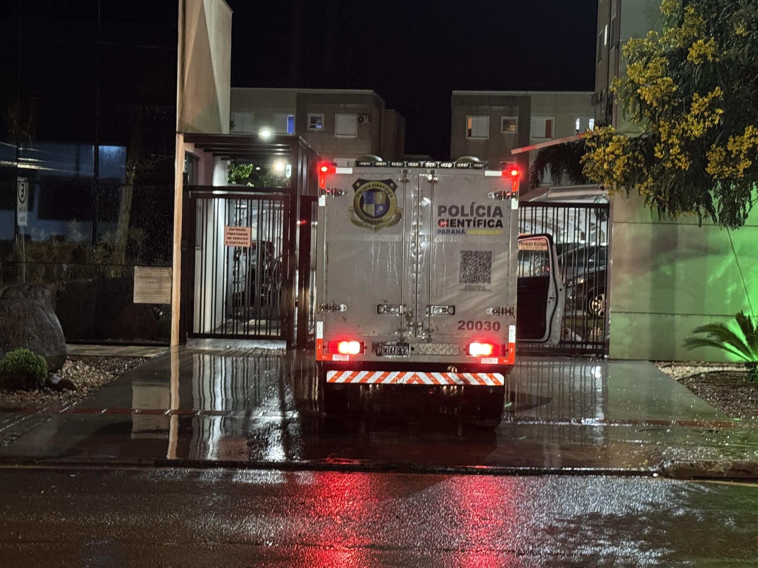 Suspeito armado morre em confronto com a Polícia Militar durante cumprimento de mandado em Londrina